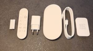 Google TV Streamer 4K - Inside Box